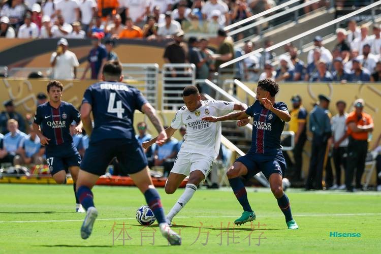 评论员:皇马关注韦斯利完全正确 他两路都能打 评论员:皇马关注韦斯利完全正确 他两路都能打